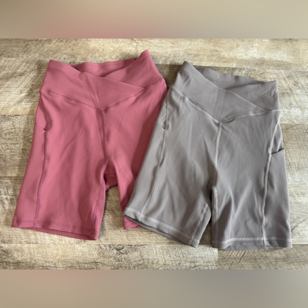 Lot of (2) athletic/yoga shorts, size XS like new grey and raspberry pink
